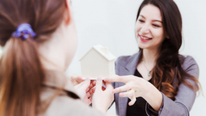 College of Real Estate The Importance of CRM in Real Estate Agent
